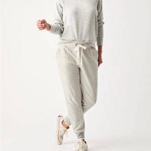 Faherty Legend Women’s Light Heather Gray Sweater Jogger Set Size XL